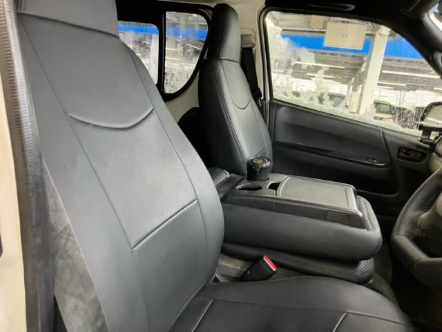 TOYOTA HIACE van 4WD 2013