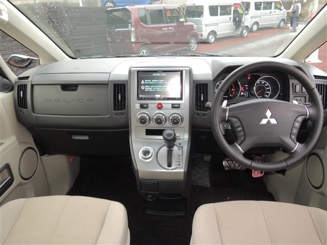 MITSUBISHI DELICA D:5 4WD 2013