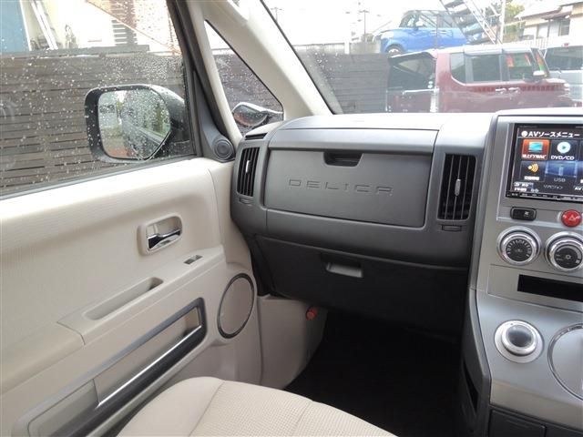 MITSUBISHI DELICA D:5 4WD 2013