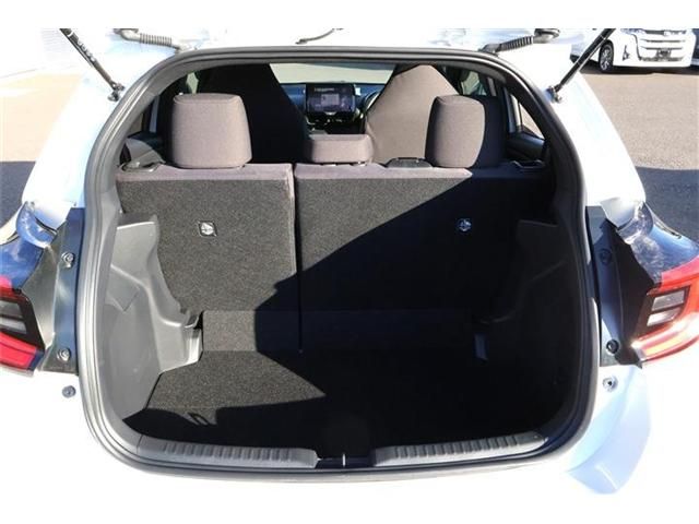 TOYOTA YARIS HYBRID 2025