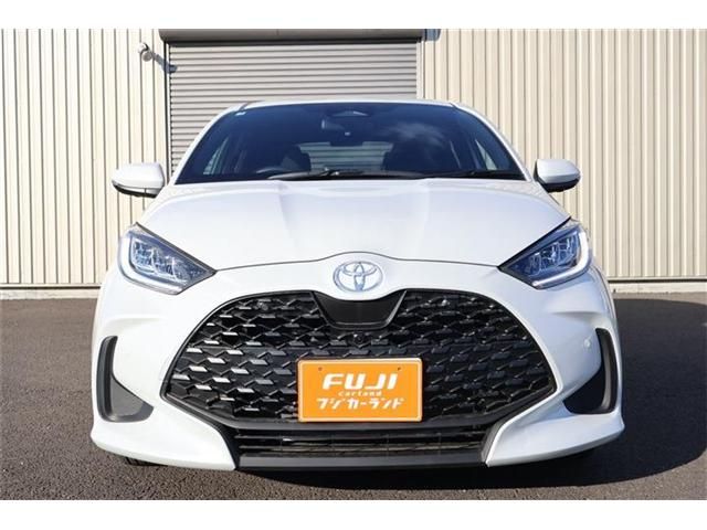 TOYOTA YARIS HYBRID 2025