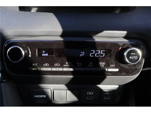 TOYOTA YARIS HYBRID 2025