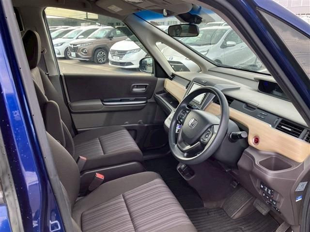 HONDA FREED HYBRID 2018