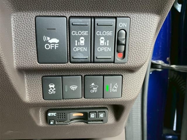 HONDA FREED HYBRID 2018