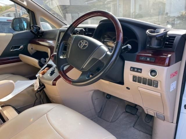 TOYOTA ALPHARD 2010