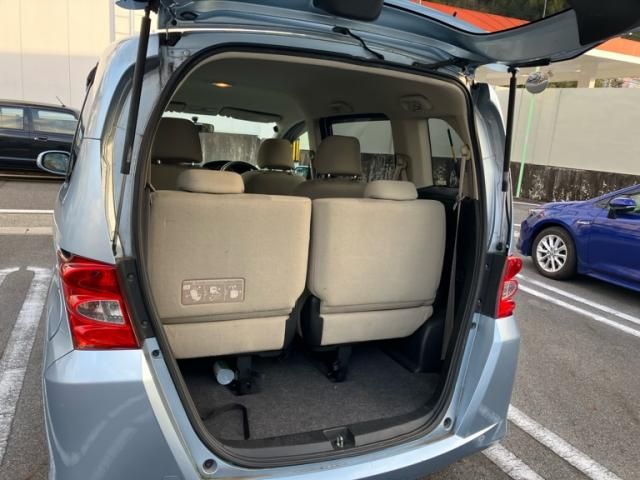 HONDA FREED 2009
