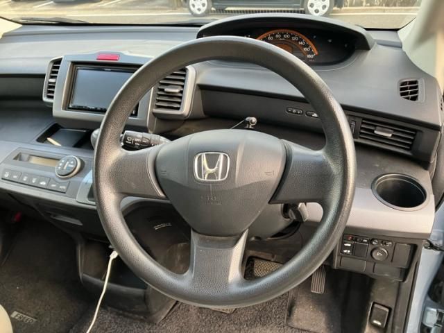 HONDA FREED 2009