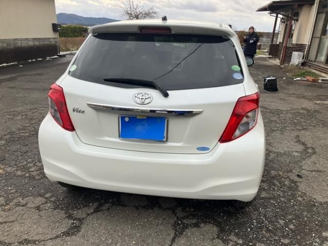 TOYOTA VITZ 2013