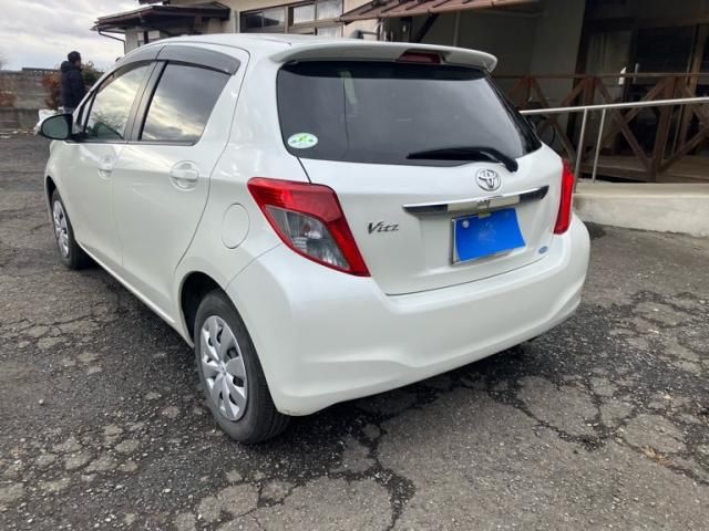 TOYOTA VITZ 2013
