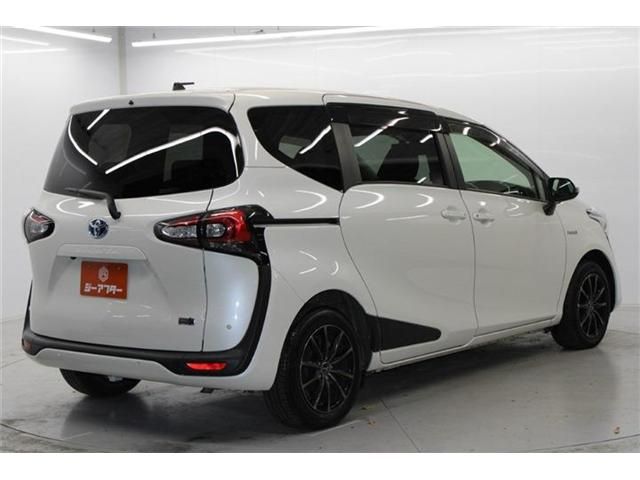 TOYOTA SIENTA HYBRID 2018