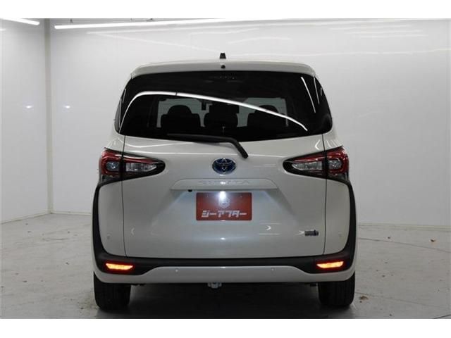 TOYOTA SIENTA HYBRID 2018