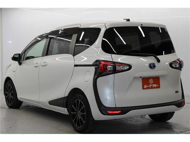TOYOTA SIENTA HYBRID 2018