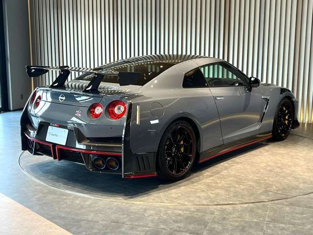 NISSAN GT-R 2024