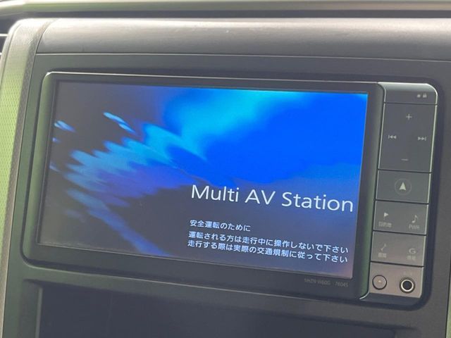 TOYOTA VELLFIRE 2010