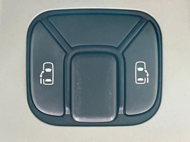 TOYOTA VELLFIRE 2010