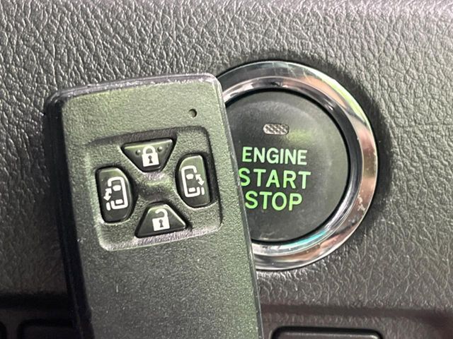 TOYOTA VELLFIRE 2010