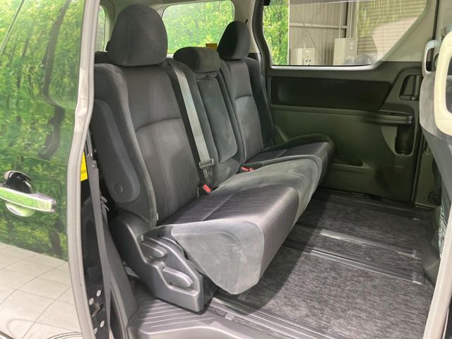 TOYOTA VELLFIRE 2010