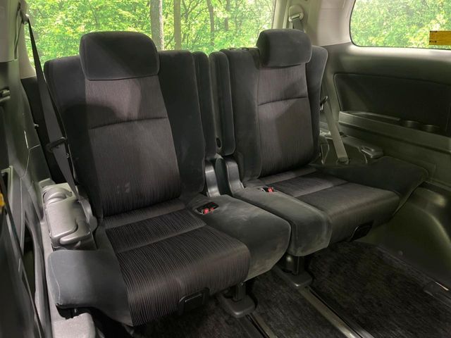 TOYOTA VELLFIRE 2010