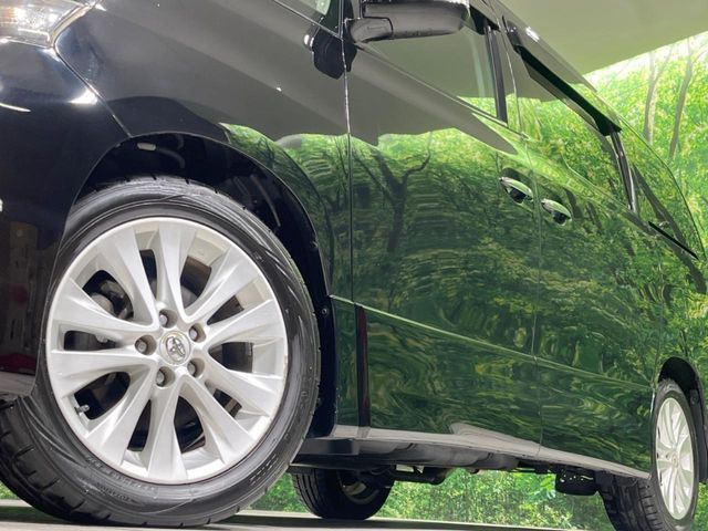 TOYOTA VELLFIRE 2010