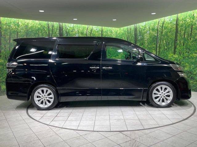 TOYOTA VELLFIRE 2010
