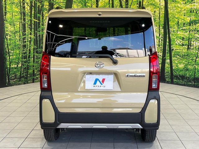 DAIHATSU TANTO FAN CROSS 2024