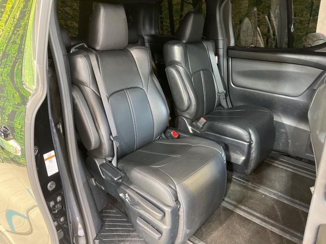 TOYOTA VELLFIRE 2016