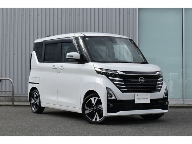 NISSAN ROOX 2024