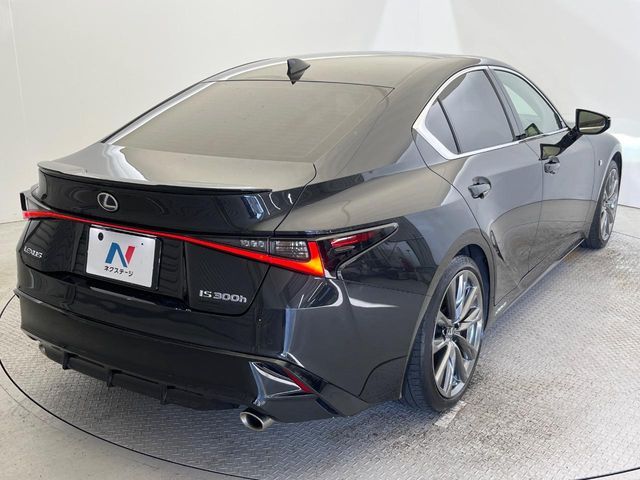 TOYOTA LEXUS IS300h 2022