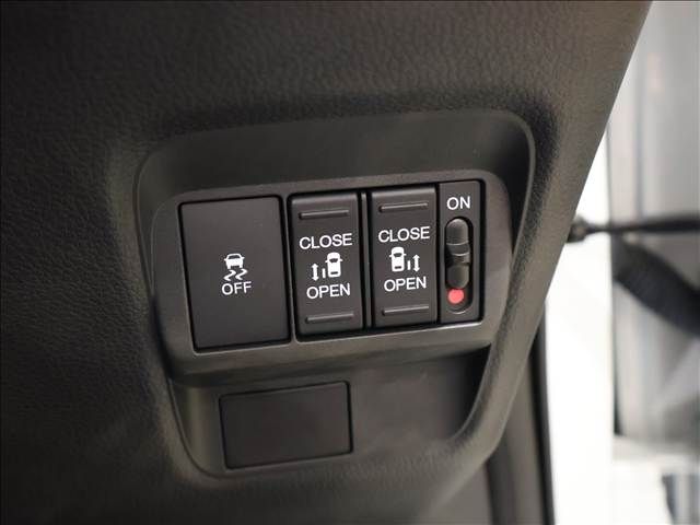 HONDA FREED e:HEV 2025