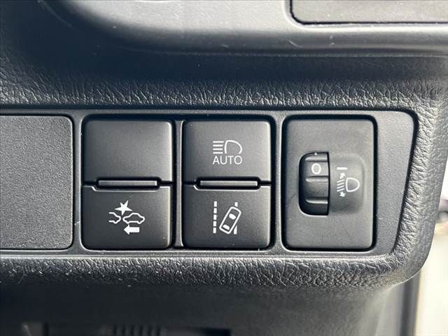 TOYOTA COROLLA FIELDER 2018