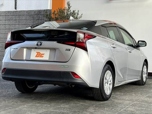 TOYOTA PRIUS 2019