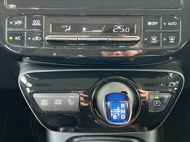 TOYOTA PRIUS 2019