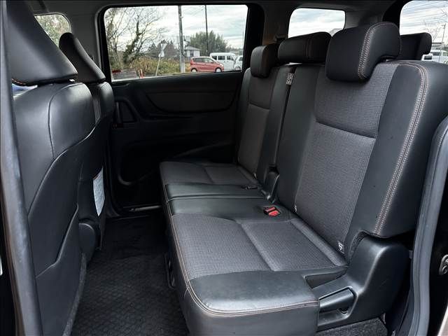 TOYOTA SIENTA HYBRID 2017