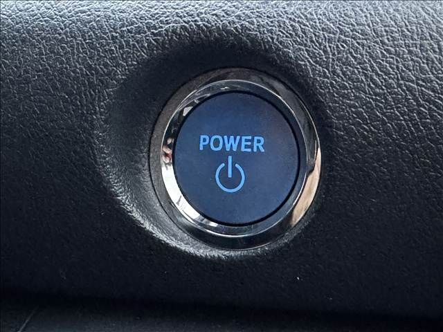 TOYOTA SIENTA HYBRID 2017