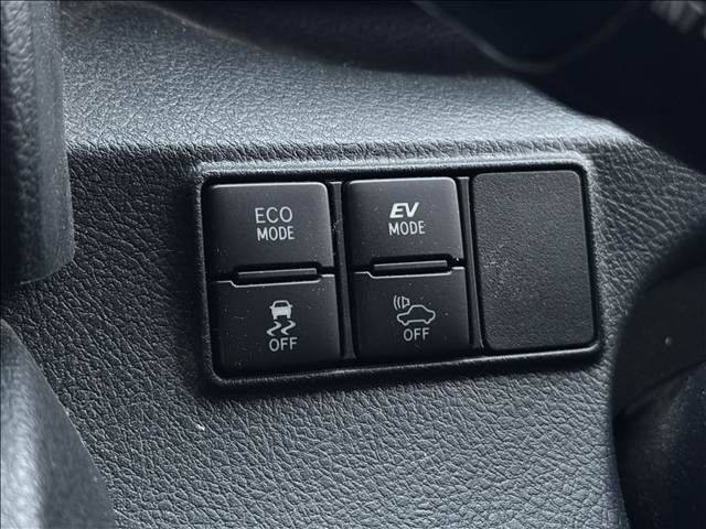 TOYOTA SIENTA HYBRID 2017