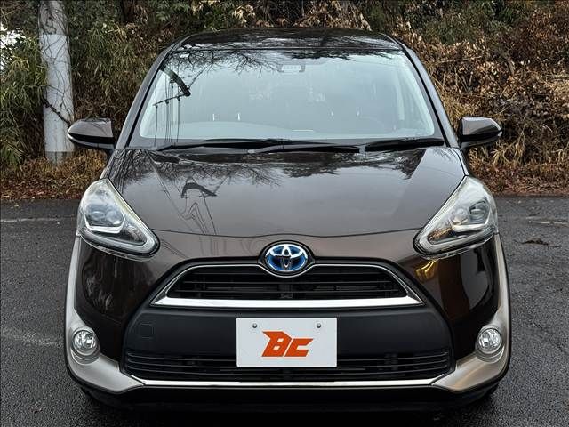 TOYOTA SIENTA HYBRID 2017