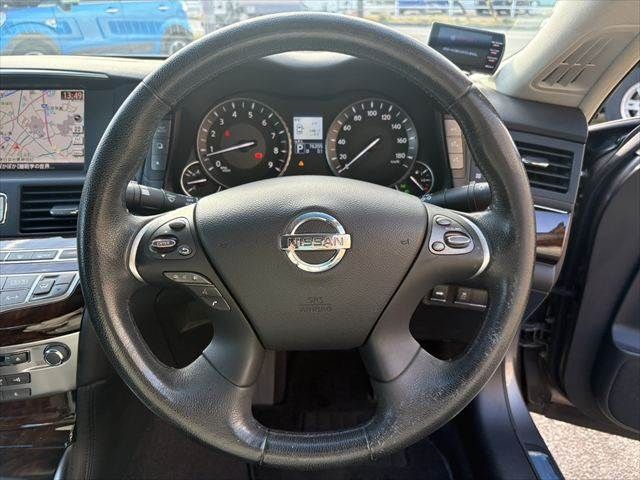 NISSAN FUGA 2010