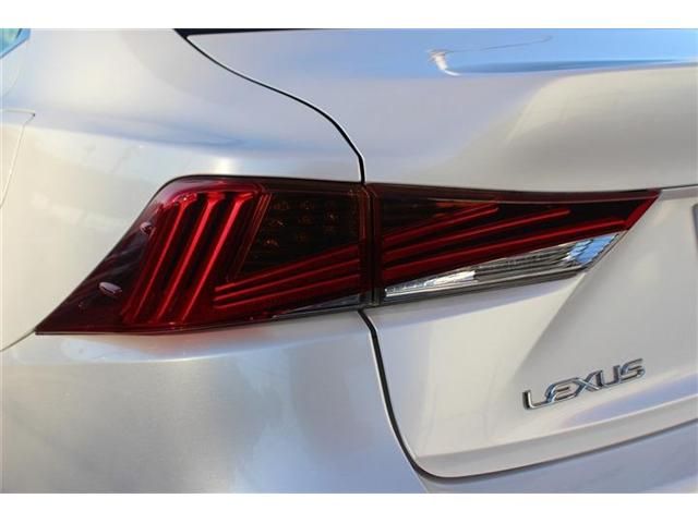 TOYOTA LEXUS IS300h 2017