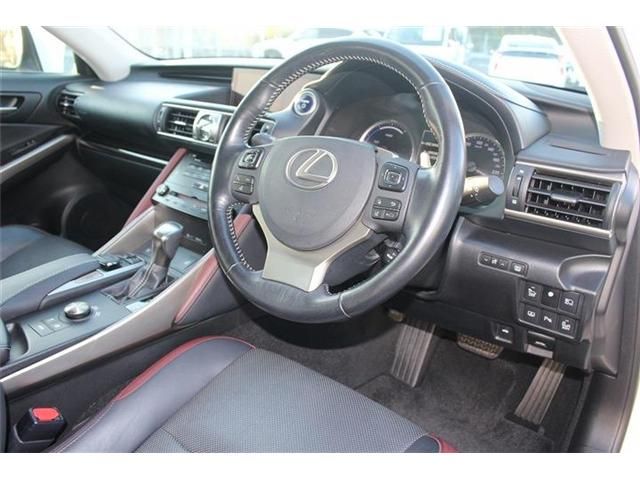 TOYOTA LEXUS IS300h 2017
