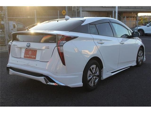 TOYOTA PRIUS 2016