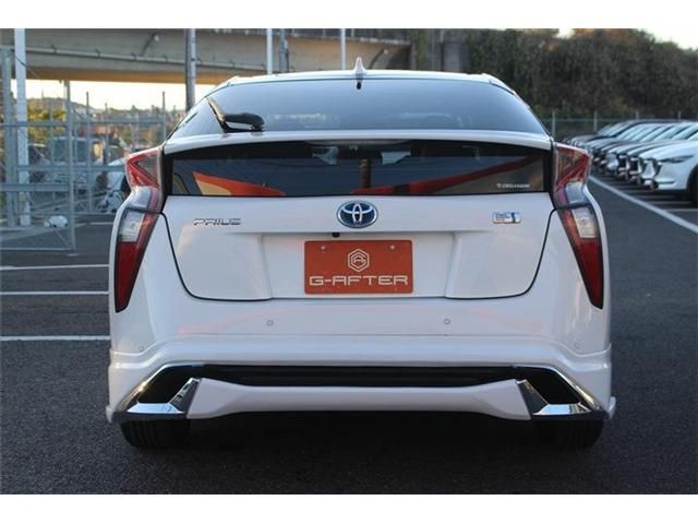 TOYOTA PRIUS 2016