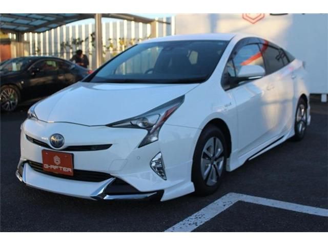 TOYOTA PRIUS 2016