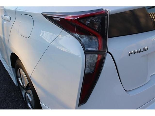 TOYOTA PRIUS 2016