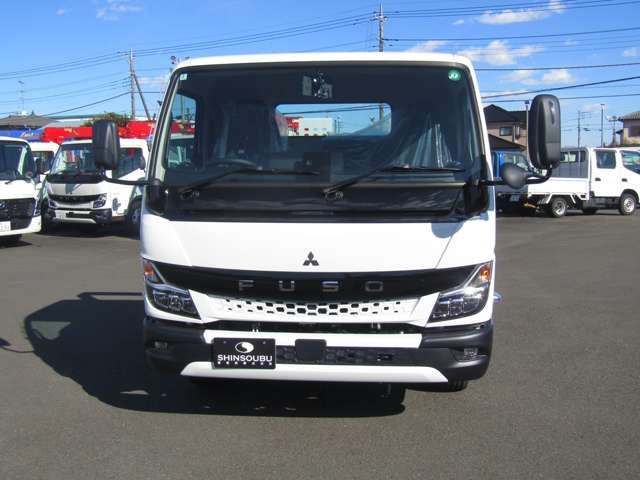 MITSUBISHI CANTER 2025