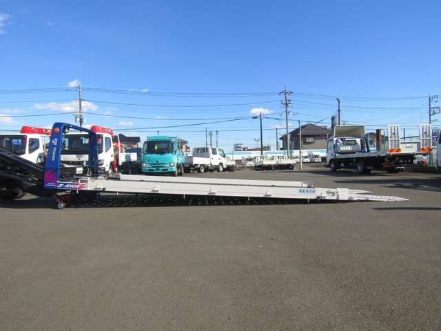 MITSUBISHI CANTER 2025