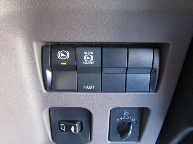 MITSUBISHI CANTER 2025