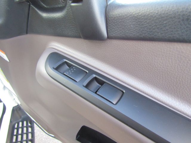 MITSUBISHI CANTER 2025