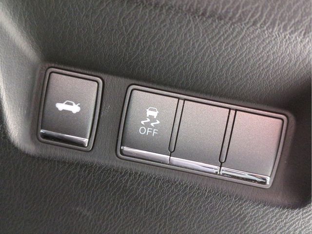 NISSAN FUGA HYBRID 2012