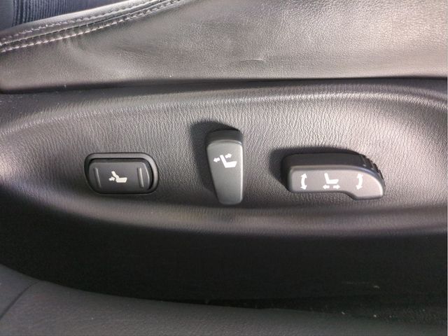 NISSAN FUGA HYBRID 2012