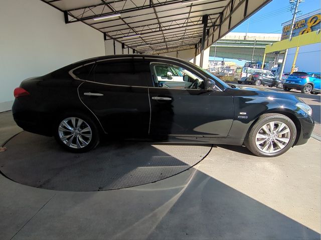 NISSAN FUGA HYBRID 2012